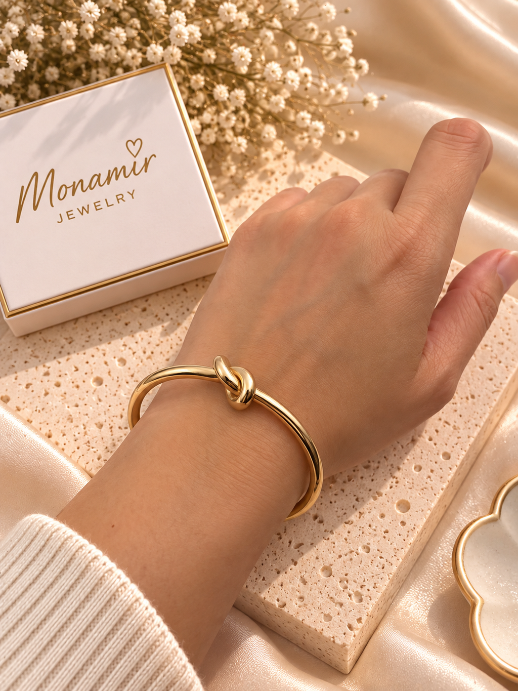 Amara Knot Cuff