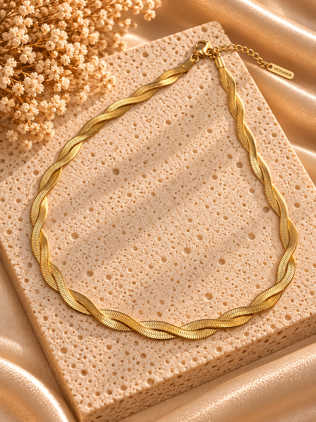 The Twist Necklace