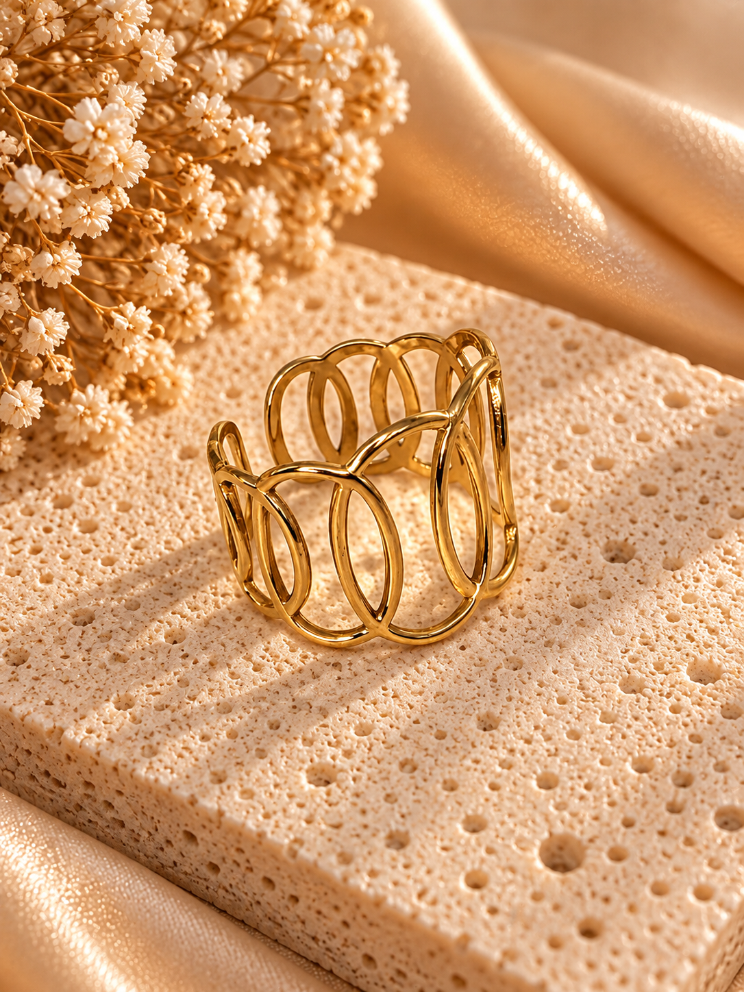 Élan Loop Ring