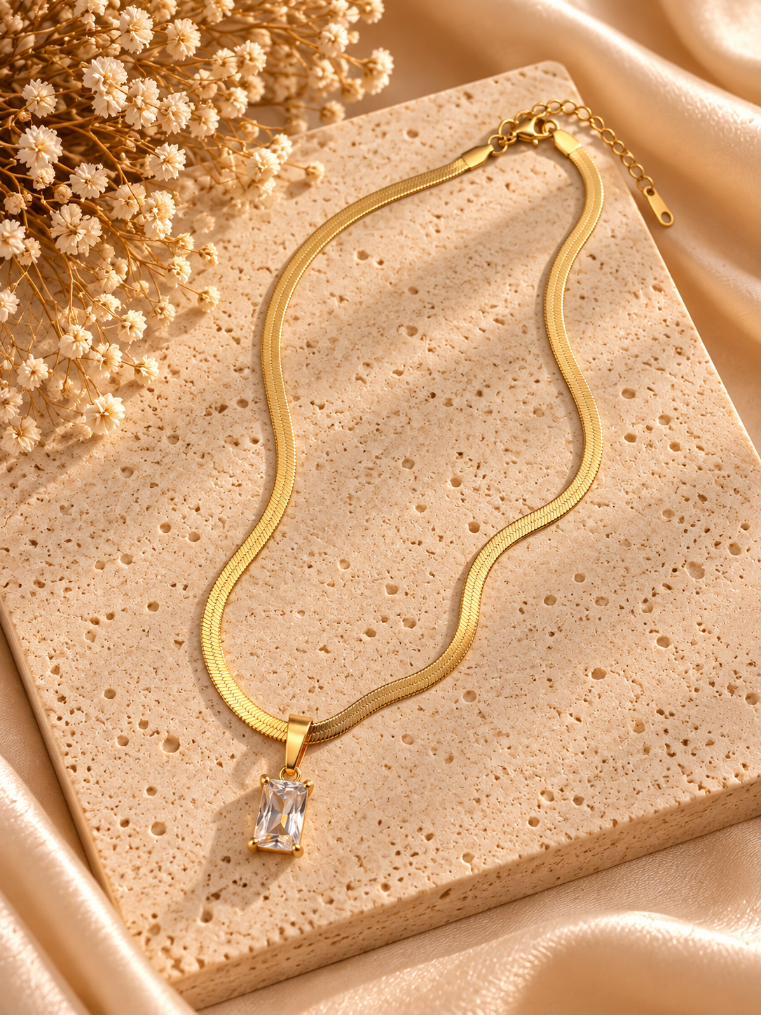 Elara Crystal Pendant Necklace